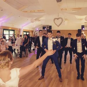 Ouverture de bal de mariage animation danse tous styles mariage 300x298 - Ouverture de bal de mariage